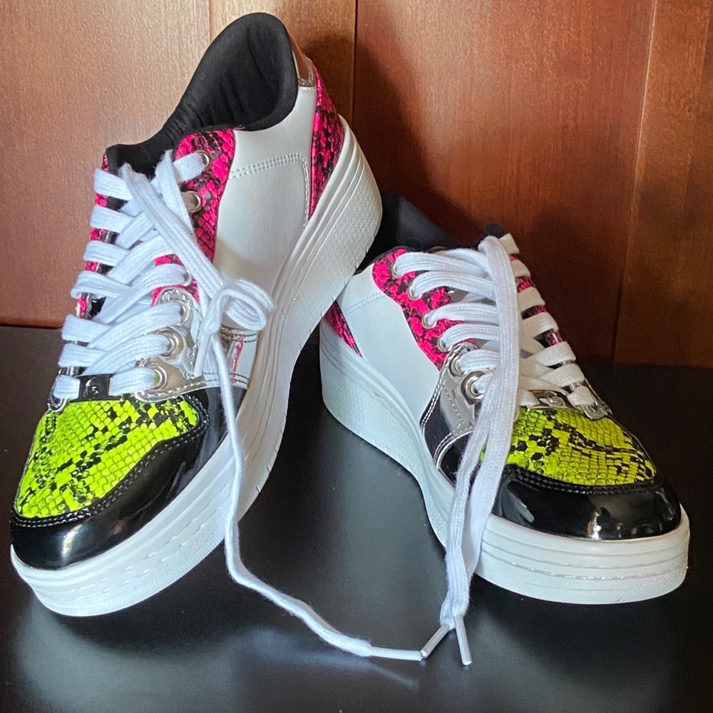 Stylish Women's Sneakers in Neon Green and Pink